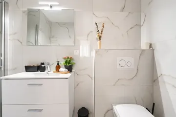 Apartmán De Luxe — kúpeľňa